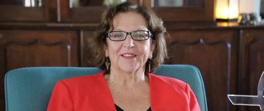 Caroline-Thompson-900x380-source-self
